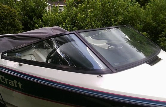 Boat windshield